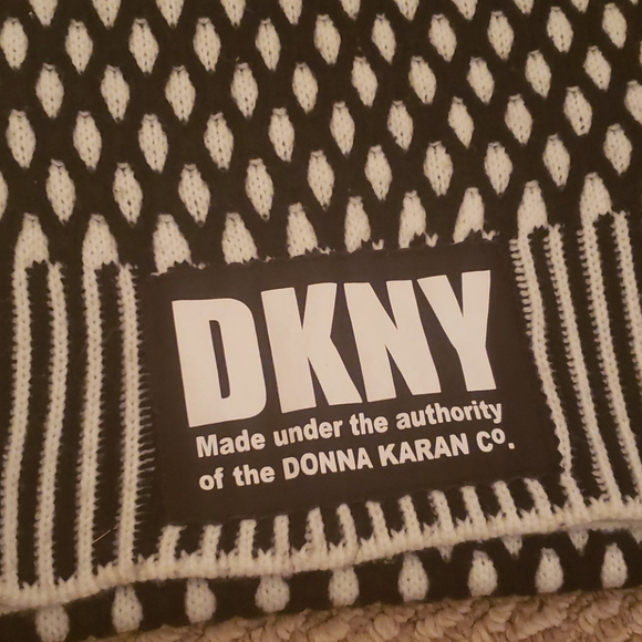 76x 12.5 - Picture 3 of 4